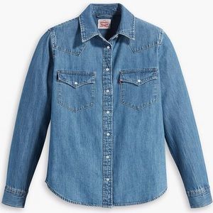 Levi’s Women’s Ultimate Western Denim Shirt Size Medium